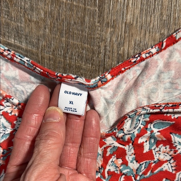 Old Navy Women’s Dress in Red and White Floral - Picture 2 of 7